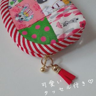 レトロファミリー❤ファスナーポーチ❤ハンドメイド❤ラウンドポーチ❤パッチワーク❤