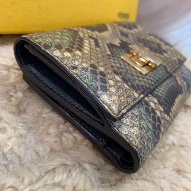 ☆美品☆FENDI フェンディ ピーカブーウォレット コンパクト財布 パイソン 2