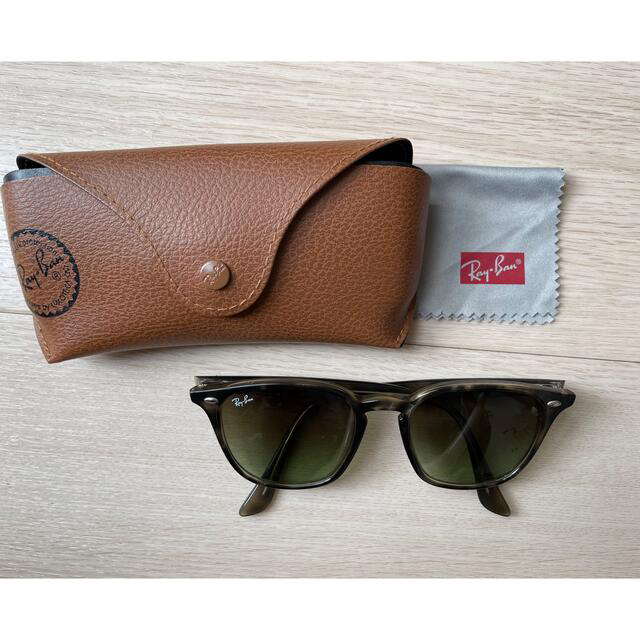 Ray-Ban レイバン　サングラス　RB4258-F 731/E8