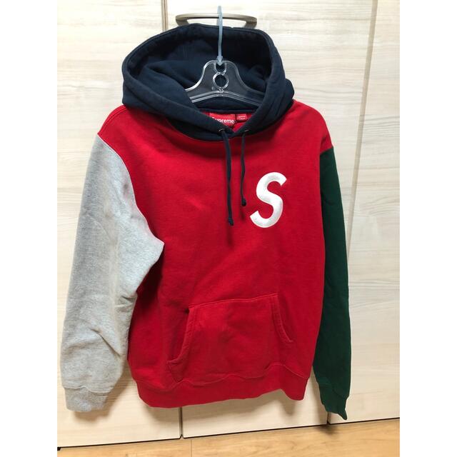 大人気 即完売モデル Supreme シュプリーム パーカー