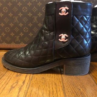 シャネル(CHANEL)のシャネル CHANEL ショートブーツ37.5 37ハーフ 黒  ターンロック (ブーツ)