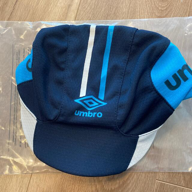 UMBRO(アンブロ)の新品　アンブロ　キャップ スポーツ/アウトドアのサッカー/フットサル(その他)の商品写真