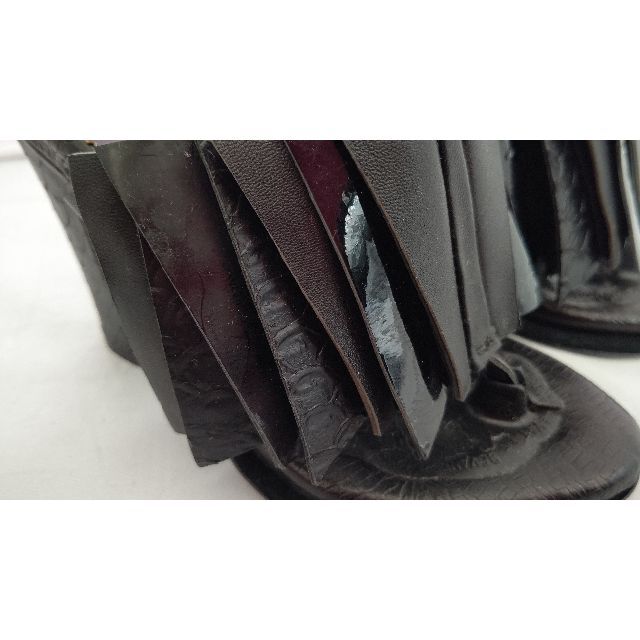 イレギュラーチョイス★トングサンダル黒レザーミュール37(23.5) レディースの靴/シューズ(ミュール)の商品写真