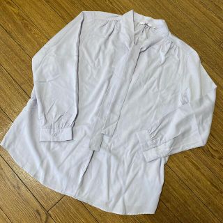 ユニクロ(UNIQLO)の《未使用　美品‼️》UNIQLO  レディースシャツ　XL(シャツ/ブラウス(長袖/七分))