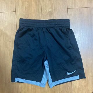 ナイキ(NIKE)のNIKE ハーフパンツ　M (150)(パンツ/スパッツ)