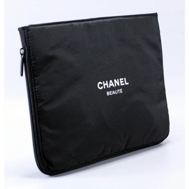 CHANEL(シャネル)のch426　レア！ 新品未使用本物　シャネル　ノベルティポーチ レディースのファッション小物(ポーチ)の商品写真