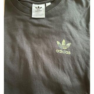 アディダス(adidas)のadidas Tシャツ(Tシャツ/カットソー(半袖/袖なし))