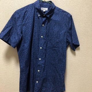 ギャップ(GAP)のシャツ　半袖　小花　青　中古(シャツ)