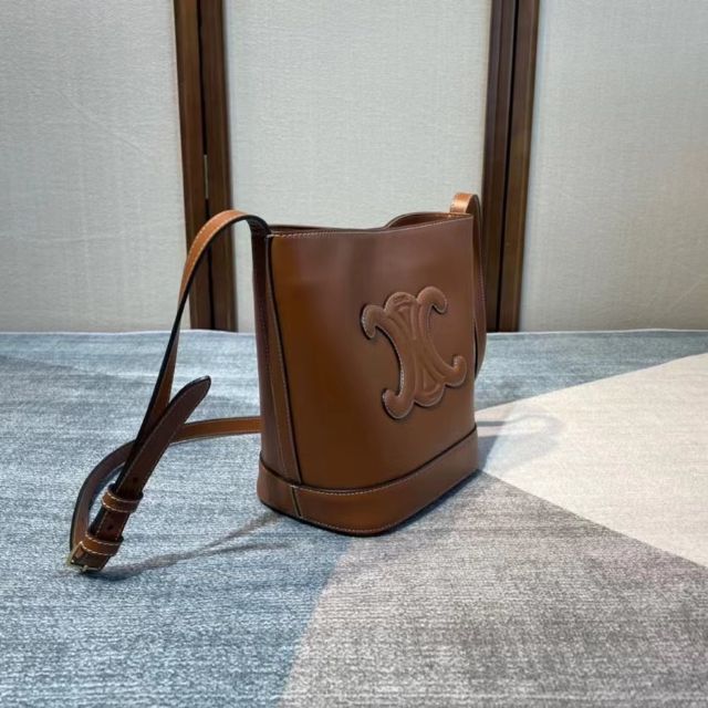 CELINE スモール バケット キュイル トリオンフ / スムースカーフ
