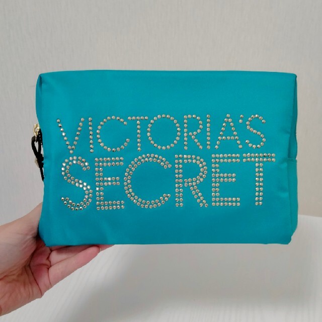 Victoria's Secret(ヴィクトリアズシークレット)の未使用品　VS　大きめポーチ　ビジュー　ターコイズブルー レディースのファッション小物(ポーチ)の商品写真