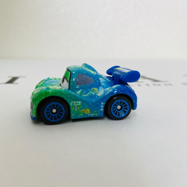 カーズ、ミニカー(トミカ、マテル)カルラ(バラ売り可能)(廃盤