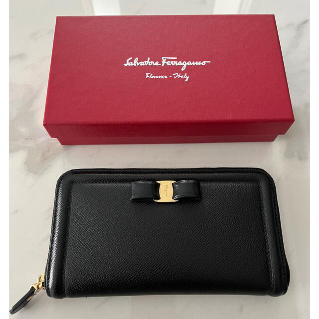 美品✨Ferragamo ミニ財布　ヴァラリボン　入手困難　ブラック　希少