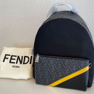 FENDI - 美品☆ フェンディ リュック 黒 レザー マルチスタッズの通販 