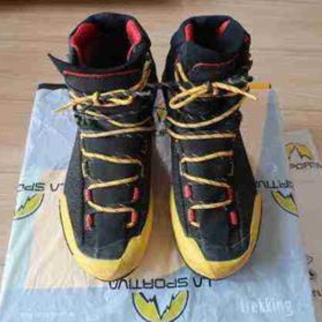 登山靴　LA SPORTIVA AEQUILIBRIUM ST GTX