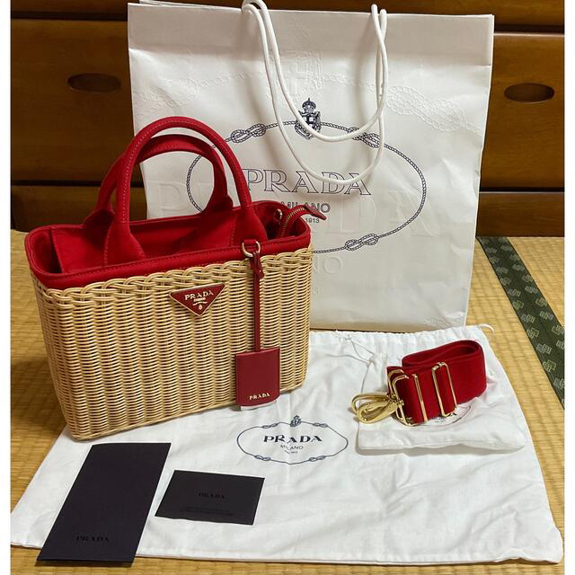 極美品♡PRADAかごバッグ　RED