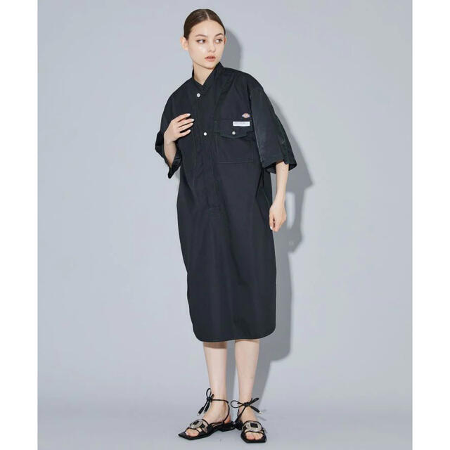 TOGA(トーガ)の新品タグ付き[TOGA*DICKIES]Dickies SPワンピース レディースのワンピース(ひざ丈ワンピース)の商品写真