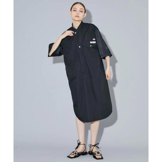 TOGA(トーガ)の新品タグ付き[TOGA*DICKIES]Dickies SPワンピース レディースのワンピース(ひざ丈ワンピース)の商品写真