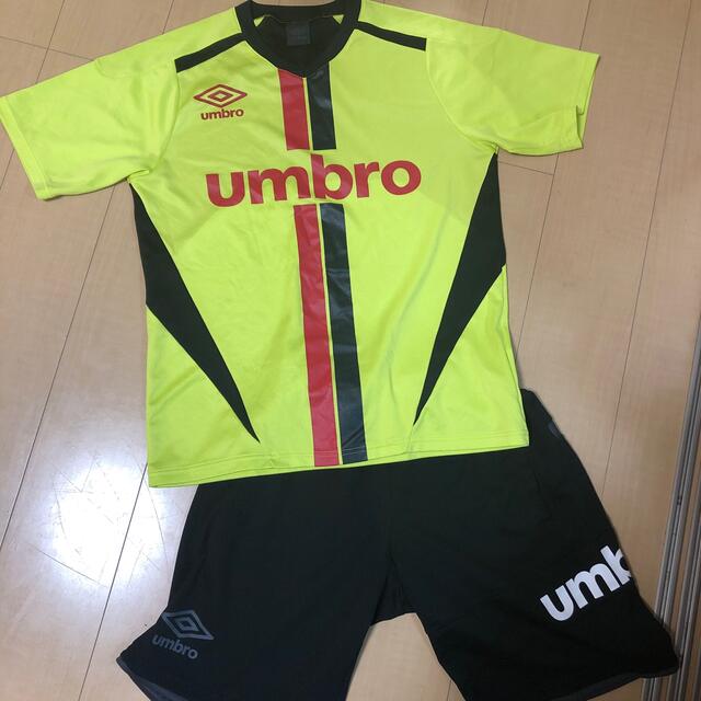 UMBRO(アンブロ)のumbro スポーツウェア スポーツ/アウトドアのサッカー/フットサル(ウェア)の商品写真