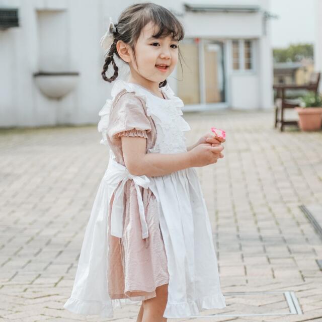 エプロンワンピース♡ ホワイト　オーダー受付ページ キッズ/ベビー/マタニティのキッズ服女の子用(90cm~)(ワンピース)の商品写真