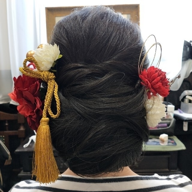 髪飾 和装 結婚式 成人式 卒業式 ハンドメイドのアクセサリー(ヘアアクセサリー)の商品写真