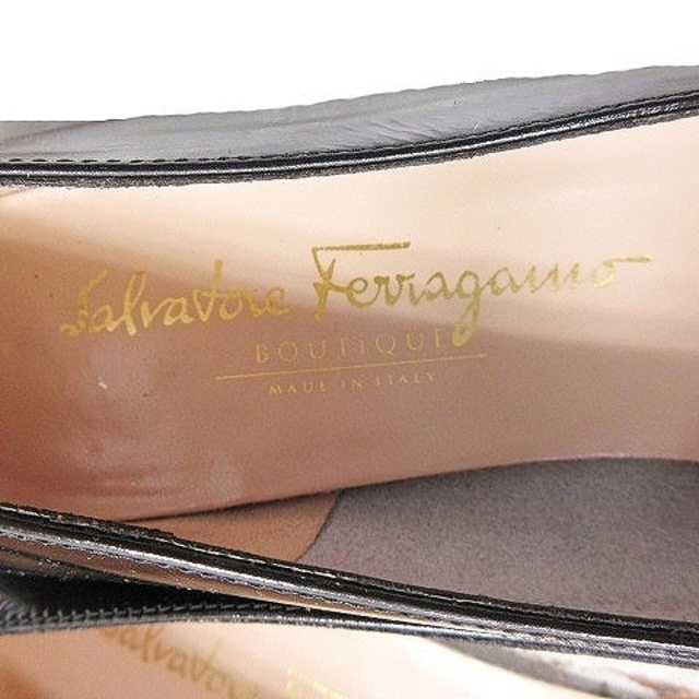 Salvatore Ferragamo(サルヴァトーレフェラガモ)のサルヴァトーレフェラガモ リボン パンプス シューズ ローヒール エナメル 7 レディースの靴/シューズ(ハイヒール/パンプス)の商品写真