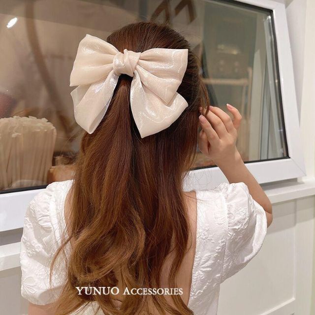 ビッグリボン バレッタ ハンドメイド 白 ホワイト 大きめ ヘアクリップ 量産型 レディースのヘアアクセサリー(バレッタ/ヘアクリップ)の商品写真