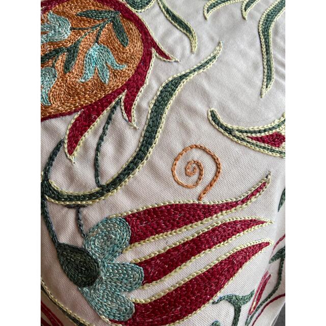 ウズベキスタン製 シルク スザニ刺繍 クッションカバー 48×45 SZN714遊牧民の手仕事