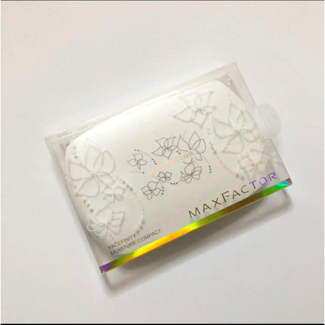 MAXFACTOR(マックスファクター)の【マックスファクター】ファンデーションケース　コンパクトケース コスメ/美容のベースメイク/化粧品(ファンデーション)の商品写真