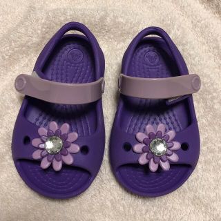 クロックス(crocs)のクロックス　サンダル　12cm 女の子(サンダル)