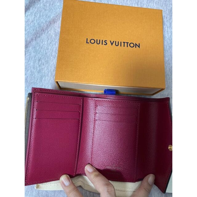 LOUIS VUITTON(ルイヴィトン)のシトラス様専用！ルイ・ヴィトン ポルトフォイユ ヴィクトリーヌ フューシャ   レディースのファッション小物(財布)の商品写真