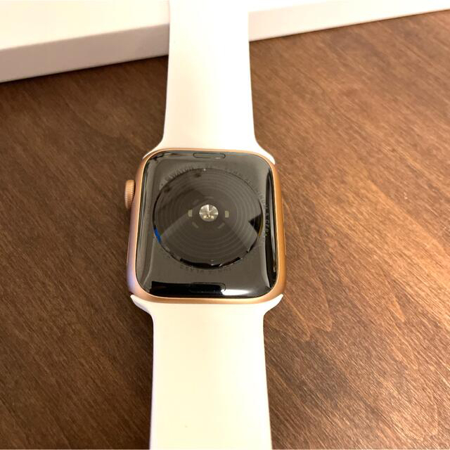 Apple Watch(アップルウォッチ)の新品バンド付き★Apple Watch SE★ゴールド★アルミニウム★正規品 メンズの時計(腕時計(デジタル))の商品写真