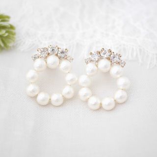 Feminine pearl hoop　ピアス❈イヤリング　パールフープ白大ぶり(ピアス)