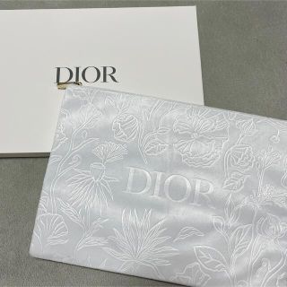 クリスチャンディオール(Christian Dior)のDior ディオール フラワーエンボス マザーズデイ ポーチ 母の日　新品(ポーチ)