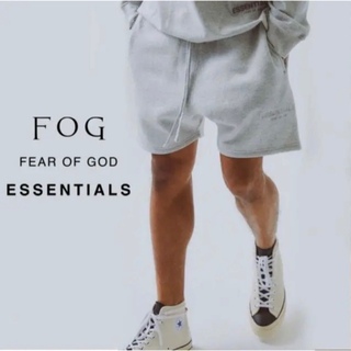 エッセンシャル(Essential)のFOG ESSENTIALS エッセンシャルズパンツ　グレーロゴ刺繍　Sサイズ(ショートパンツ)