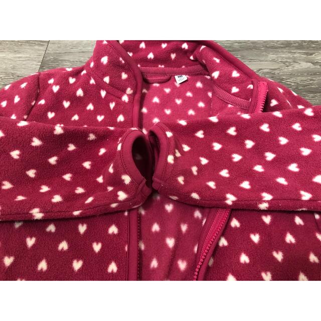 UNIQLO(ユニクロ)のユニクロ　フリース フルジップ　ジャケット 110 ハート　赤ピンク キッズ/ベビー/マタニティのキッズ服女の子用(90cm~)(ジャケット/上着)の商品写真