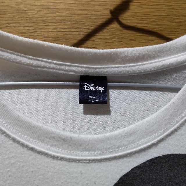 Disney(ディズニー)のディズニー　ミッキーのＴシャツ　サイズＬ メンズのトップス(Tシャツ/カットソー(半袖/袖なし))の商品写真