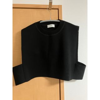 ハイク(HYKE)のHYKE  CREW NECK CROP TOP/BLACK(ベスト/ジレ)