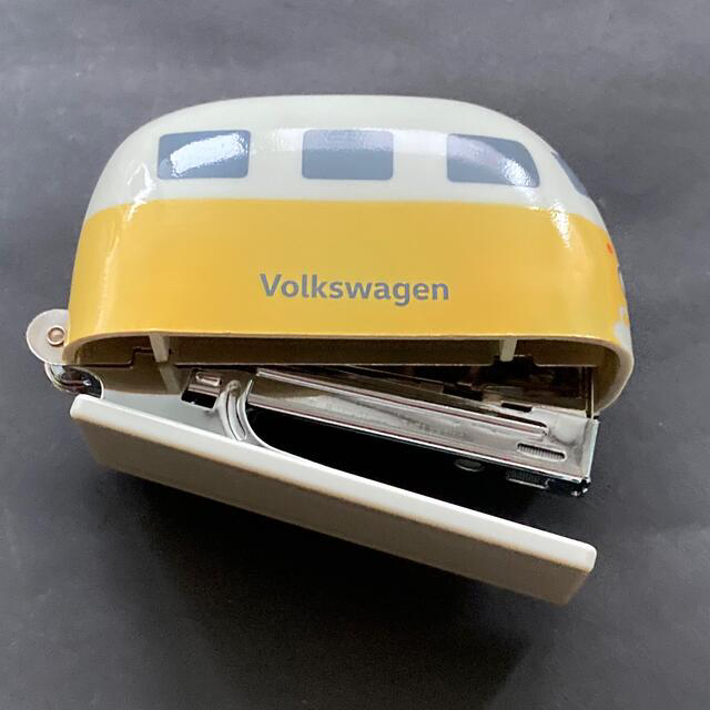 Volkswagen(フォルクスワーゲン)のVolkswagen　ホッチキス　ノベリティグッズ エンタメ/ホビーのコレクション(ノベルティグッズ)の商品写真