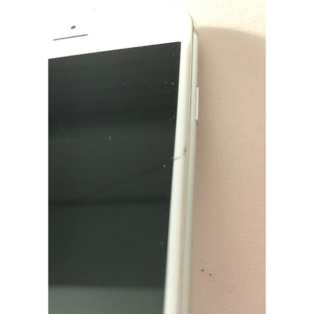 iPhone(アイフォーン)のiPhone 6 Silver 64 GB 本体 スマホ/家電/カメラのスマートフォン/携帯電話(スマートフォン本体)の商品写真