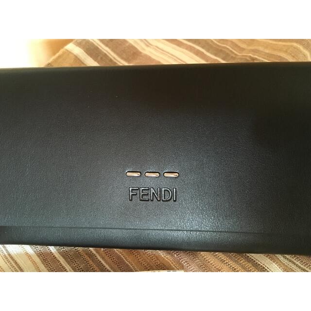 FENDI(フェンディ)のFENDY サングラス新品最終値下げ レディースのファッション小物(サングラス/メガネ)の商品写真