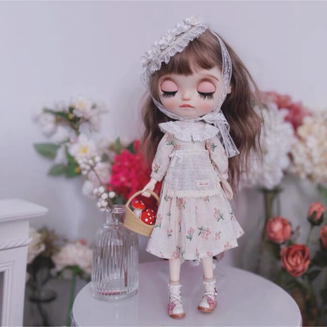 ぬいぐるみ/人形ブライス 人形 お洋服 アウトフィット 海外作家製 レースフラワー