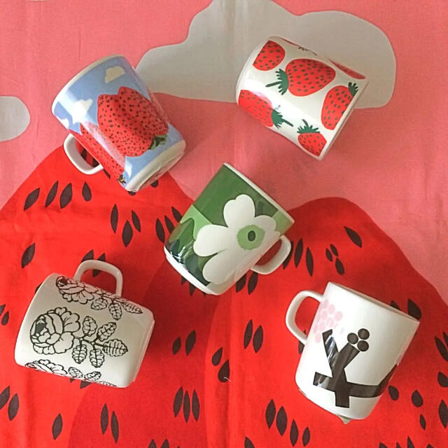 marimekko(マリメッコ)の♡マリメッコ マグカップ 5個 マンシッカ  ウニッコ  限定 ヴィヒキルース インテリア/住まい/日用品のキッチン/食器(食器)の商品写真