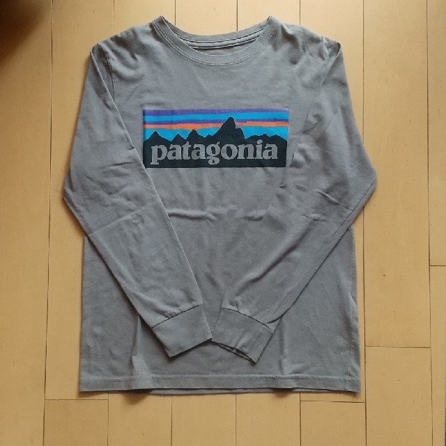 patagonia(パタゴニア)のpatagonia ロンT 140 キッズ/ベビー/マタニティのキッズ服男の子用(90cm~)(Tシャツ/カットソー)の商品写真