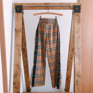 バーバリーロンドン センタープレスパンツ チェック 綿 ベージュ 大きいサイズ