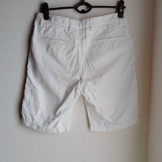 UNIQLO(ユニクロ)のユニクロ　白ハーフパンツ メンズのパンツ(ショートパンツ)の商品写真
