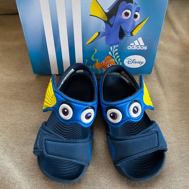 adidas(アディダス)のadidas Disneyコラボサンダル キッズ/ベビー/マタニティのベビー靴/シューズ(~14cm)(サンダル)の商品写真