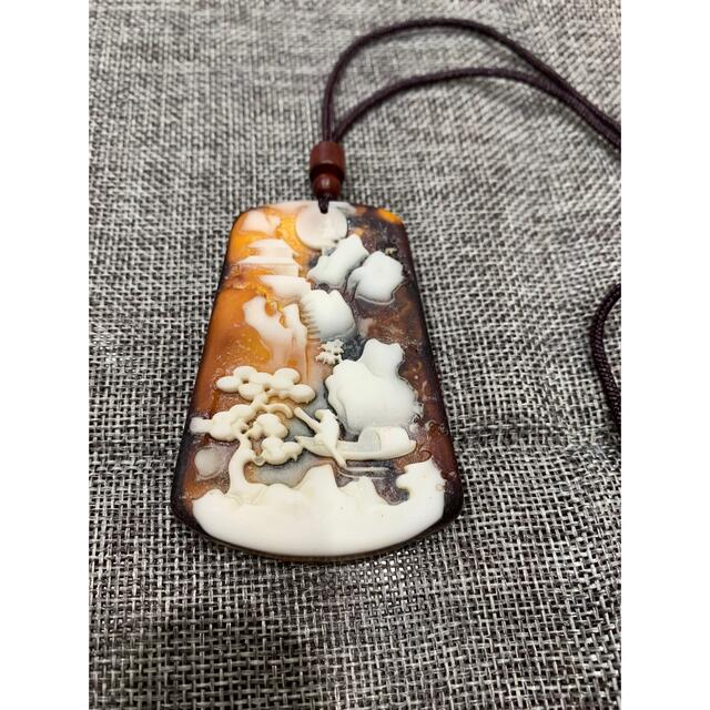 歩く香水 竜涎香.御守り 精工彫刻山水.方札 ネックレス いい匂い 彫刻
