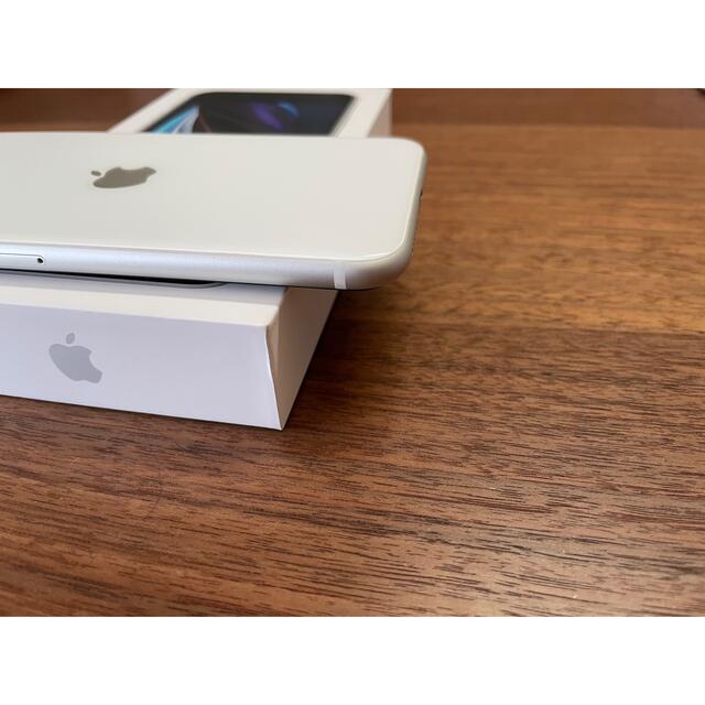 iPhoneSE2 アイフォンSE 第2世代 本体　64GB ホワイト