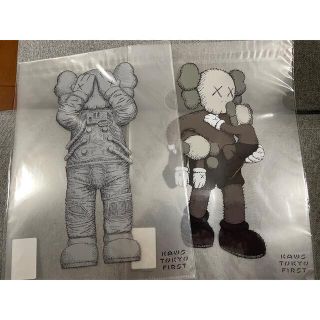 メディコムトイ(MEDICOM TOY)のKAWS クリアファイル2枚セット(その他)