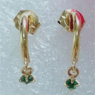 ジュエリーツツミ(JEWELRY TSUTSUMI)の18k ピアス　エメラルド(ピアス)